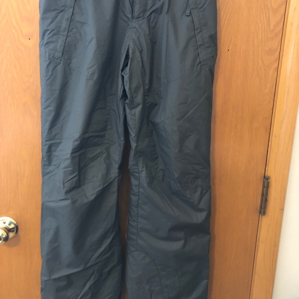 Women’s Columbia ski/snow pants. Size medium.